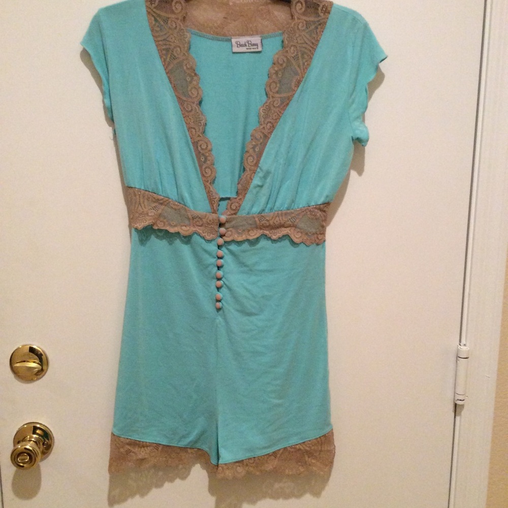Beach bunny lace wrap size small